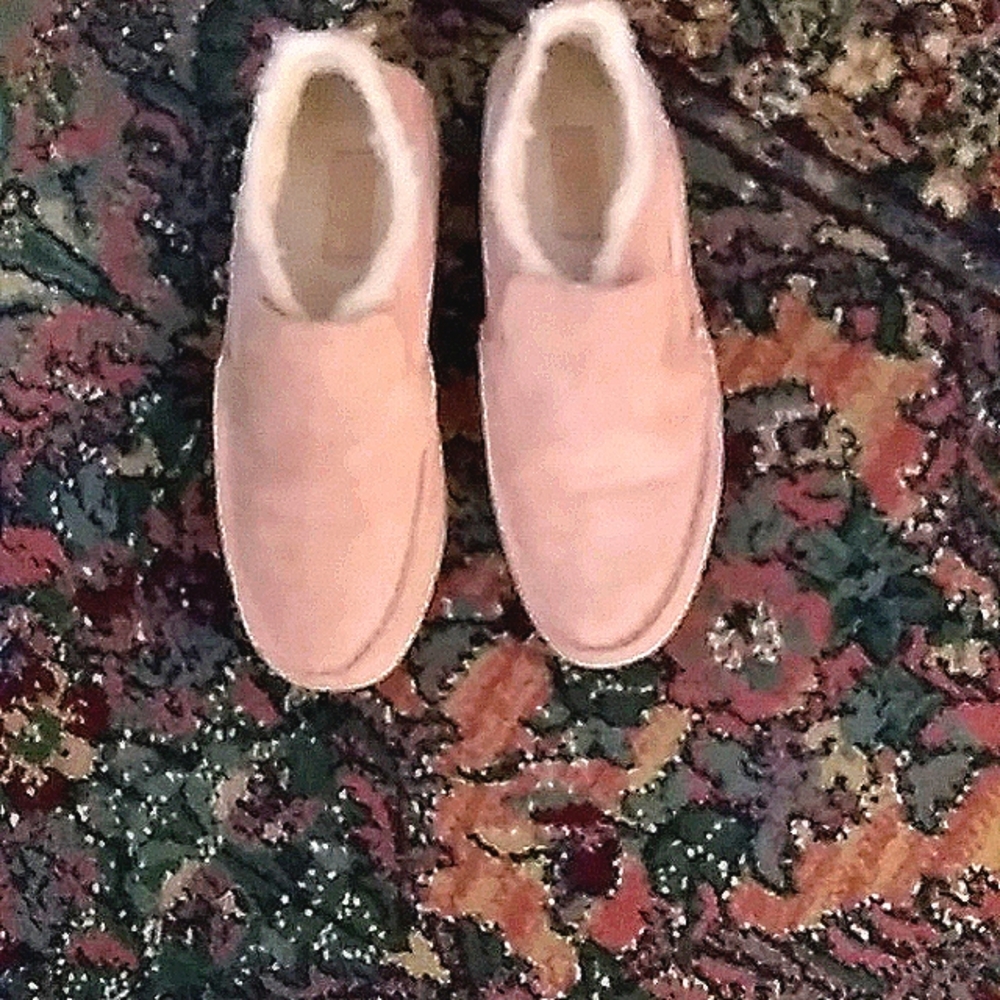 Sperry shoes white fur inside